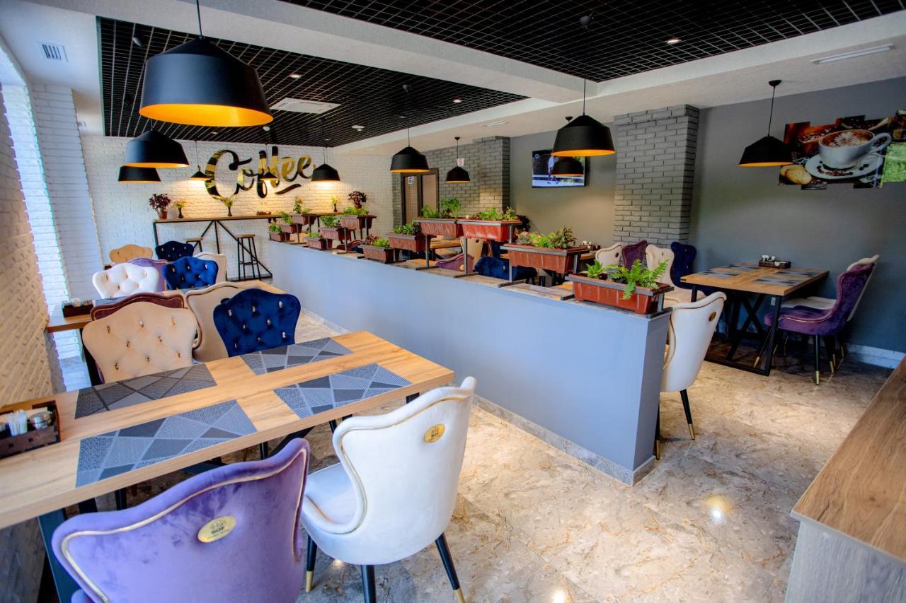 Sharaf Hotel Tashkent Esterno foto