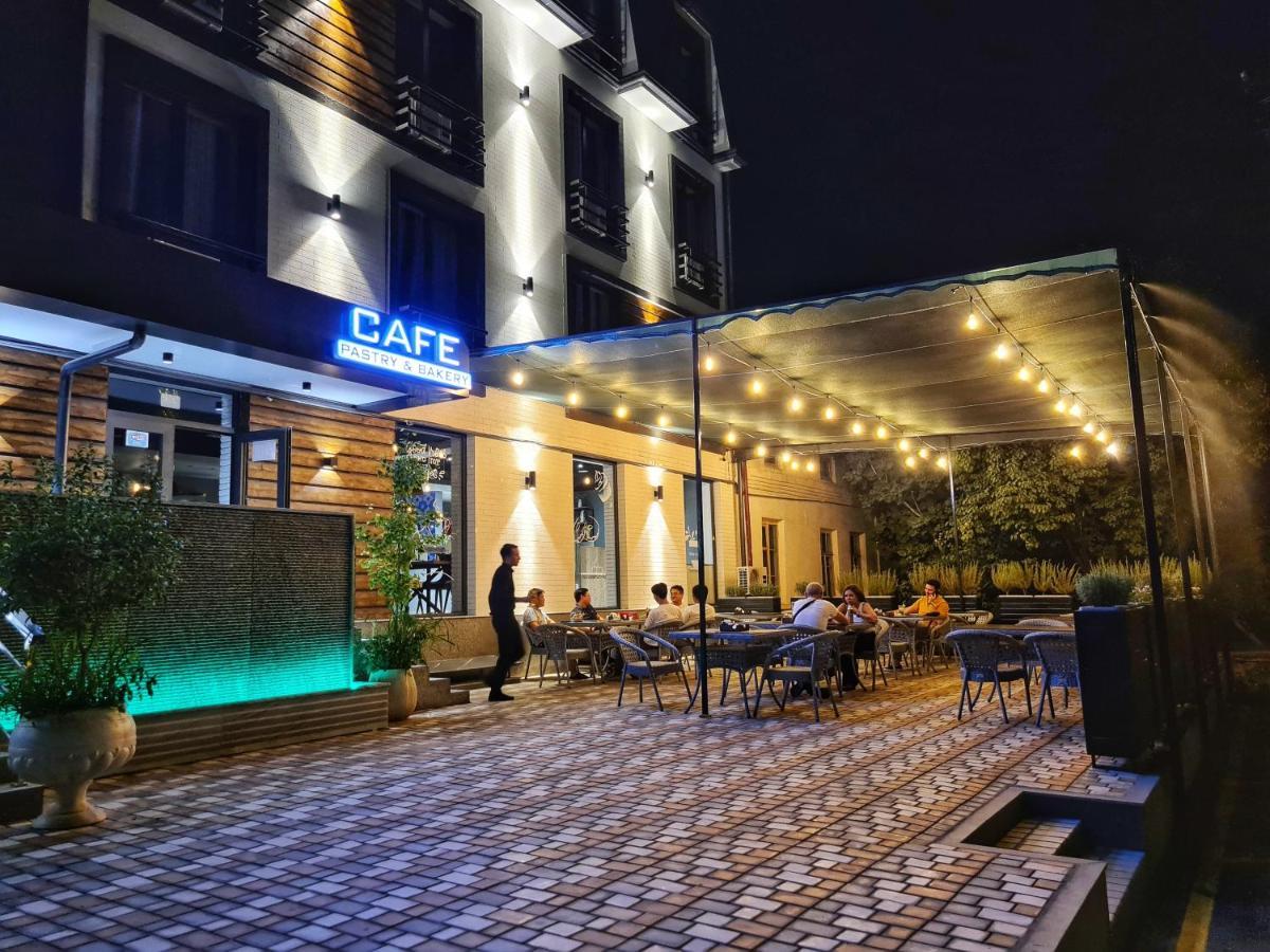 Sharaf Hotel Tashkent Esterno foto