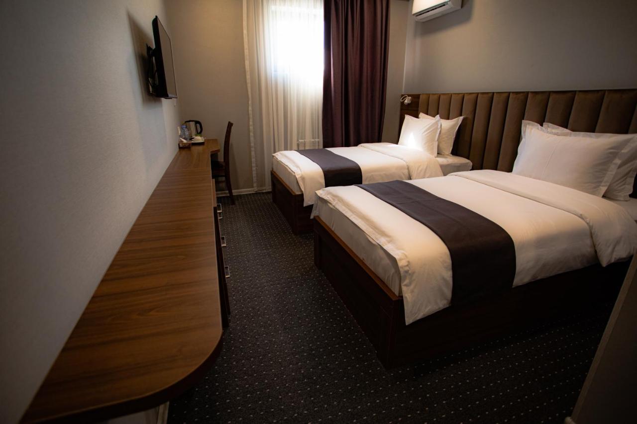 Sharaf Hotel Tashkent Esterno foto
