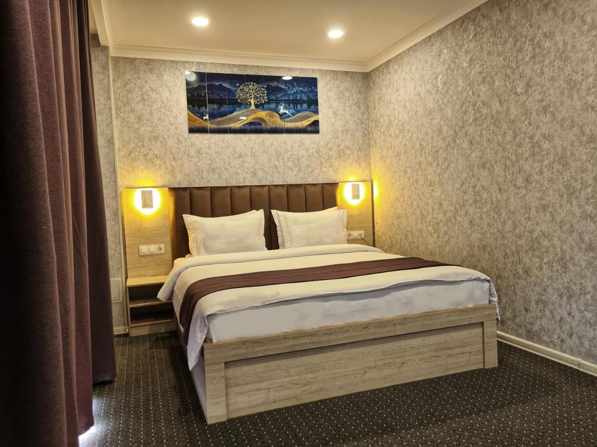 Sharaf Hotel Tashkent Esterno foto