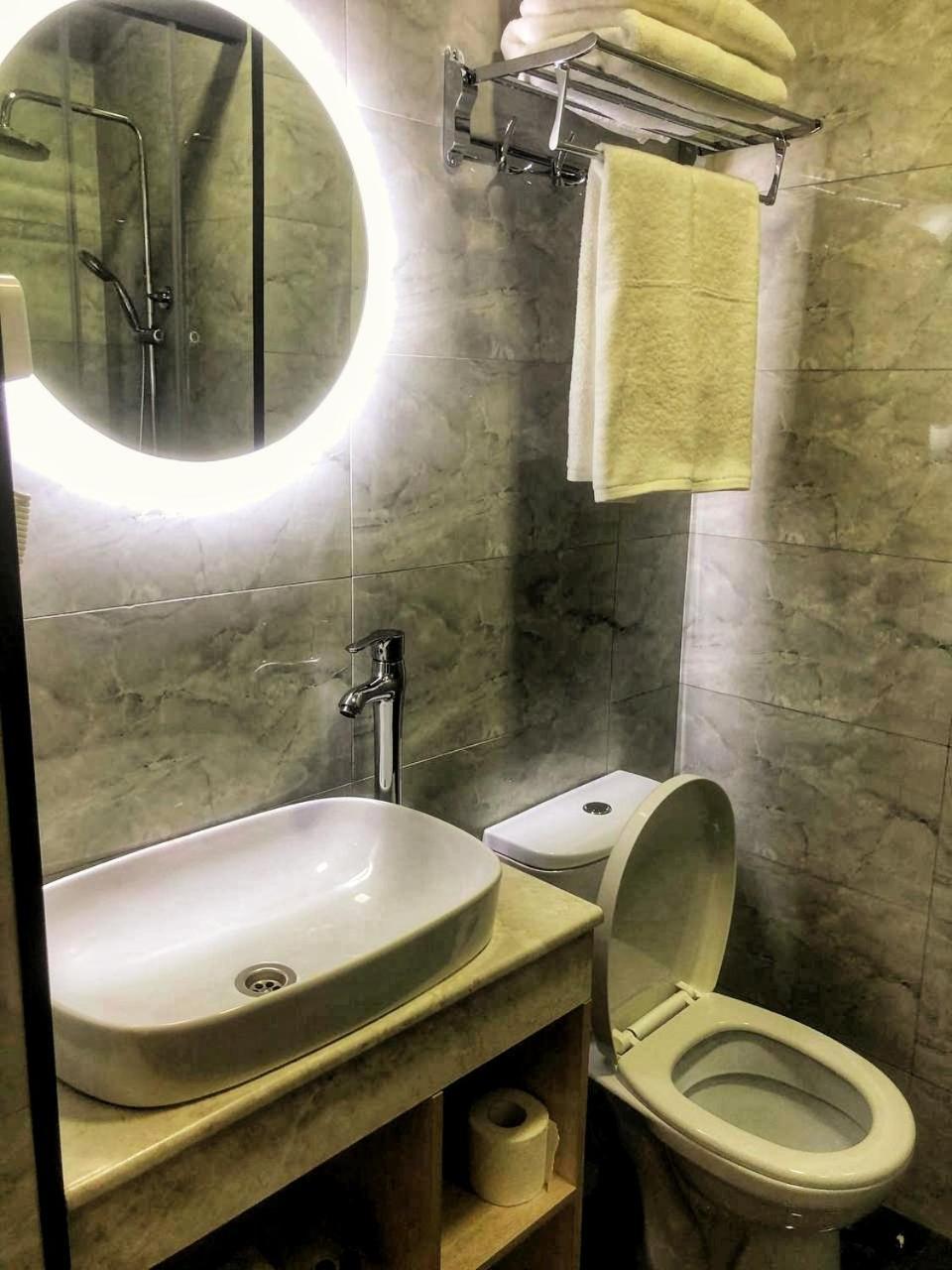 Sharaf Hotel Tashkent Esterno foto