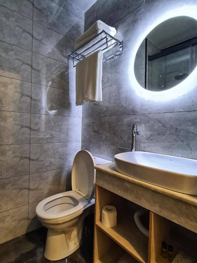 Sharaf Hotel Tashkent Esterno foto